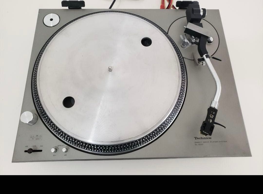 Technics SL-1200 ターンテーブル