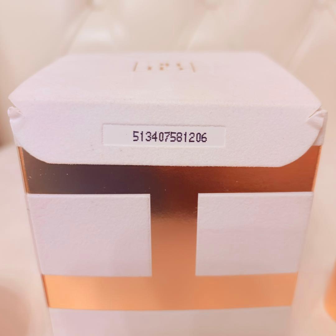 日本未発売　ドバイ限定品　100ml キャロライナヘレナ　オーデパルファム