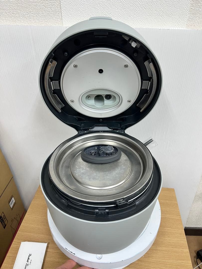 Panasonic 圧力IHジャー炊飯器 SR-NB102 2023年製