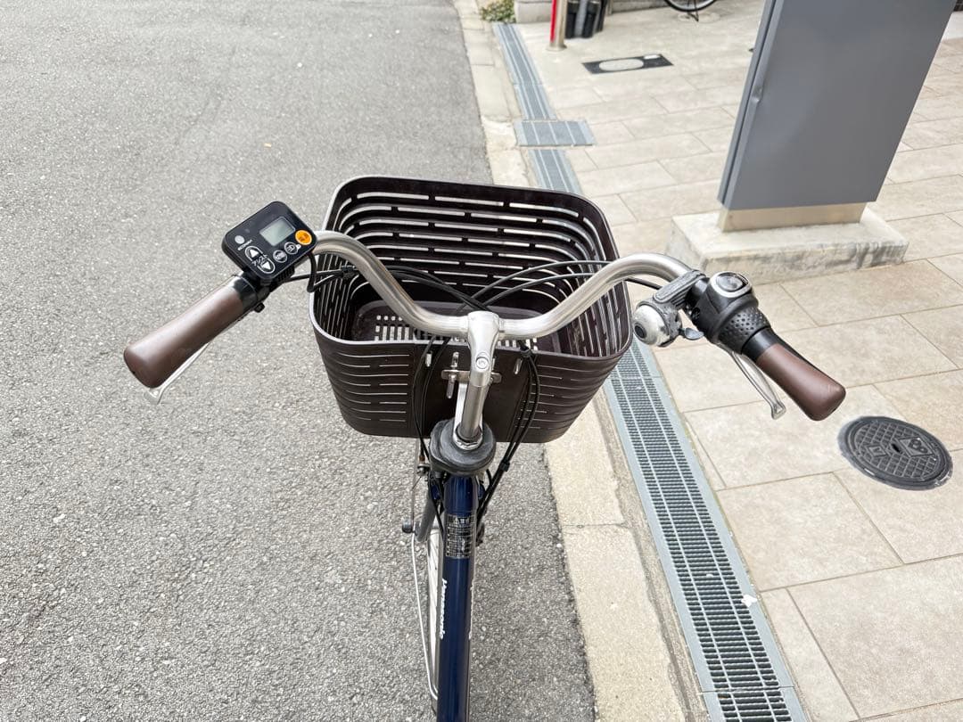 大阪府　パナソニック　電動アシスト自転車 ネイビー 前カゴ付き　24インチ