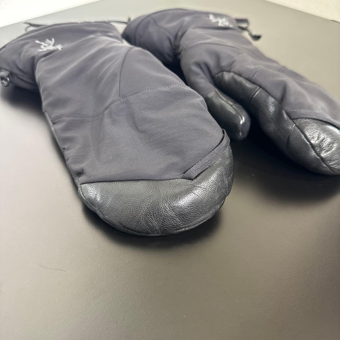 アークテリクス フィションSVミトン 黒 Mサイズ