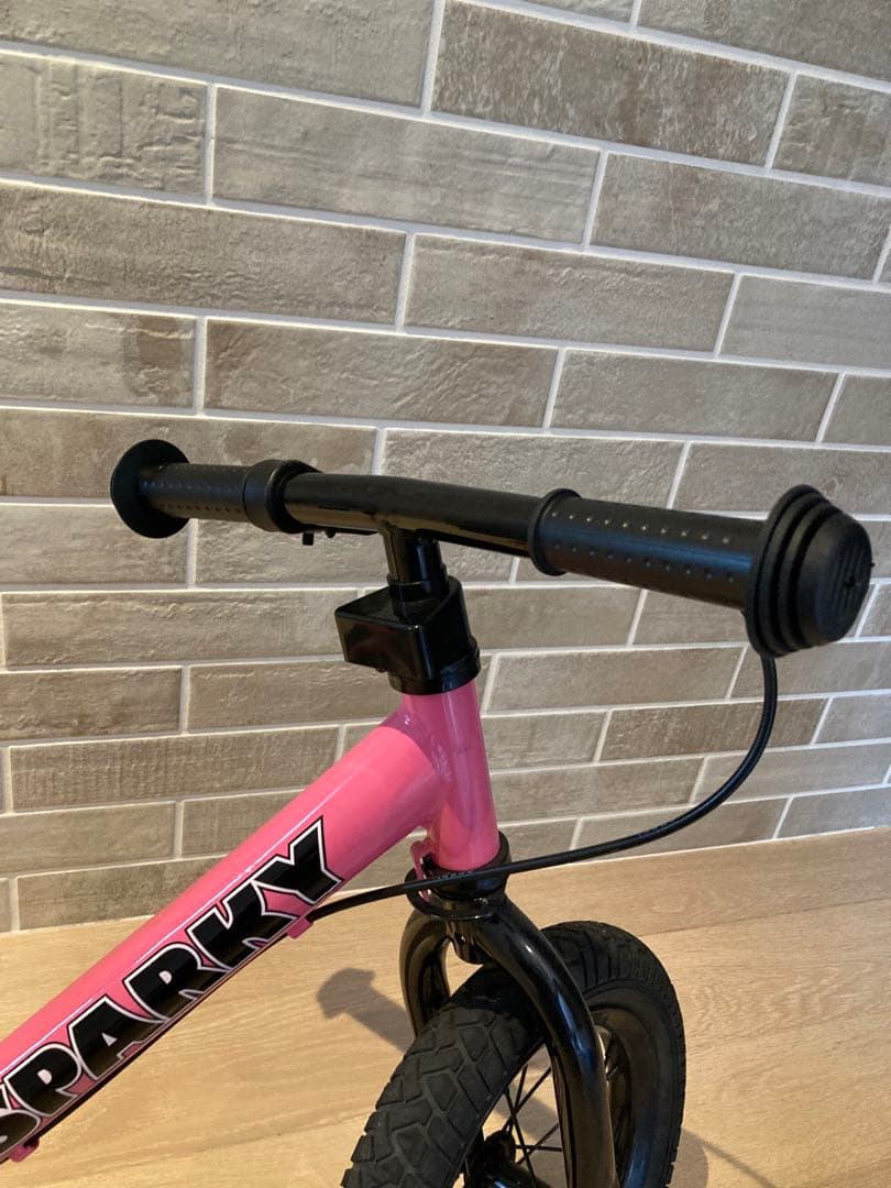 SPARKY スパーキー　キックバイク　ピンク　ブレーキ　スタンド付
