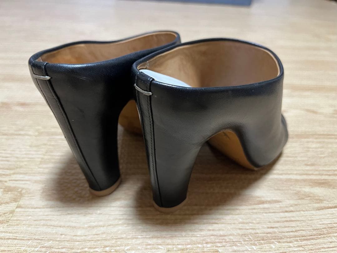 メゾンマルタンマルジェラ　黒 レザー オープントゥヒールサンダル size37