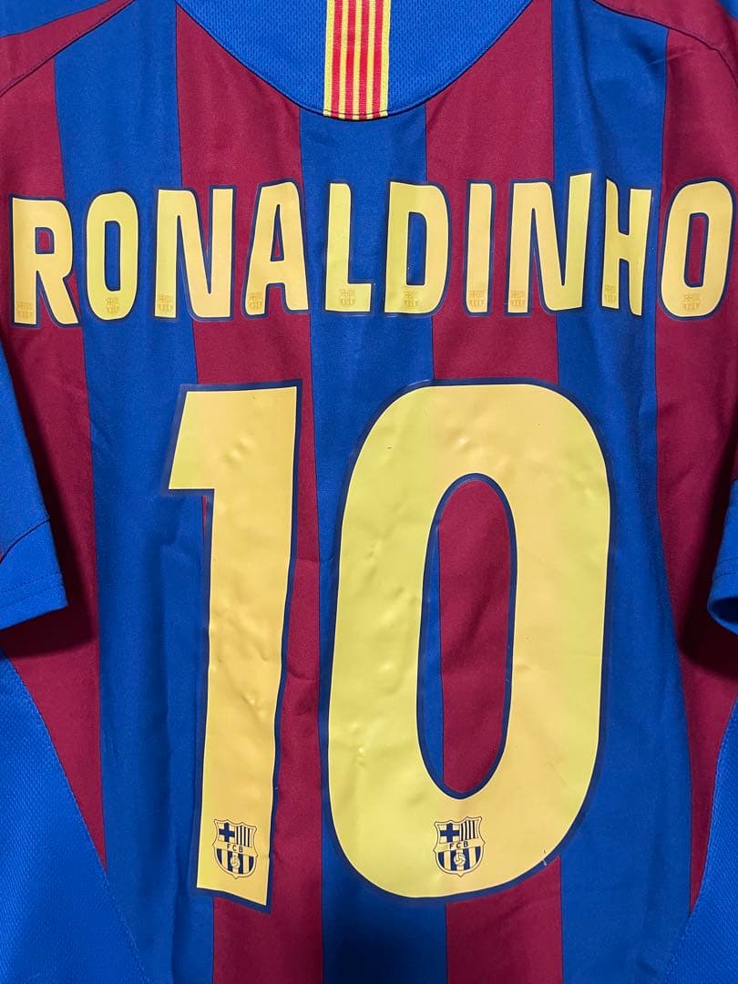 【正規品】ロナウジーニョ　バルセロナ　05/06ホームレプリカ