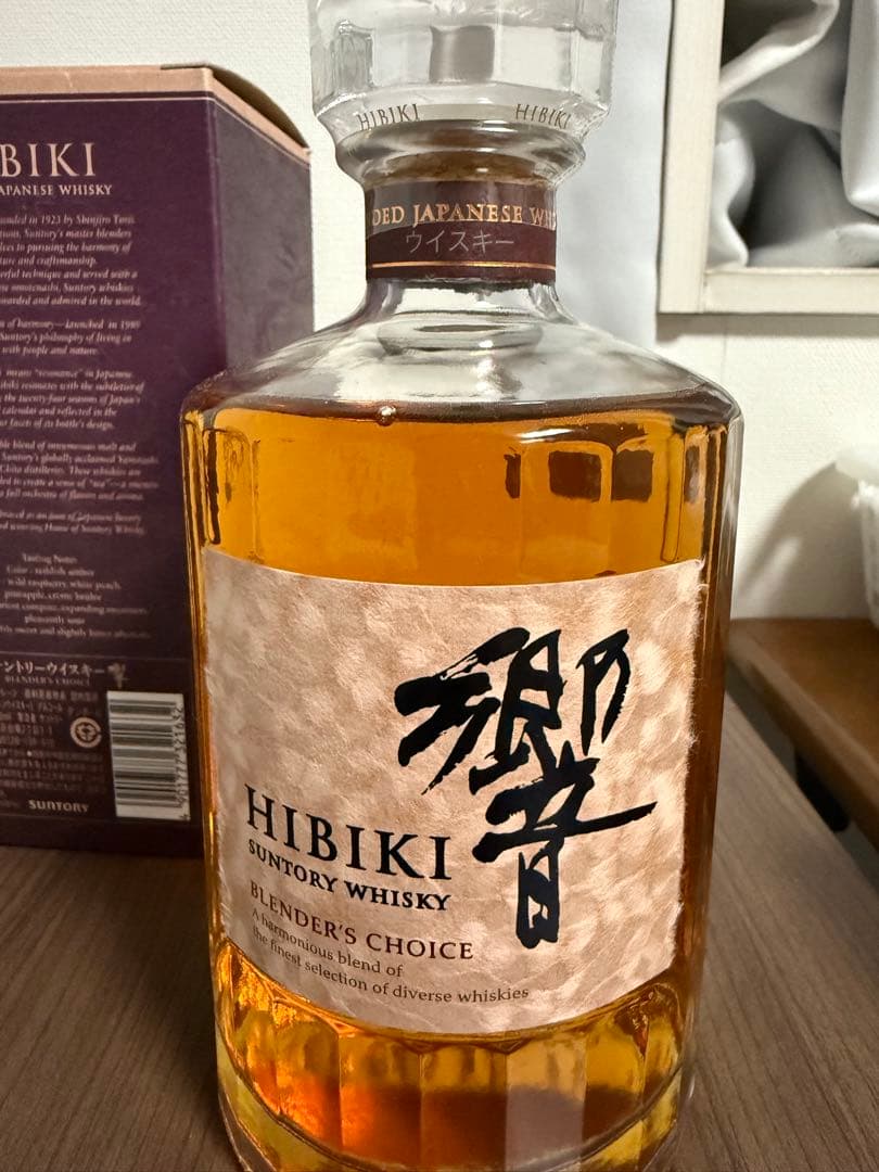 正規品サントリー響BLENDER'S CHOICE 700ml 箱付