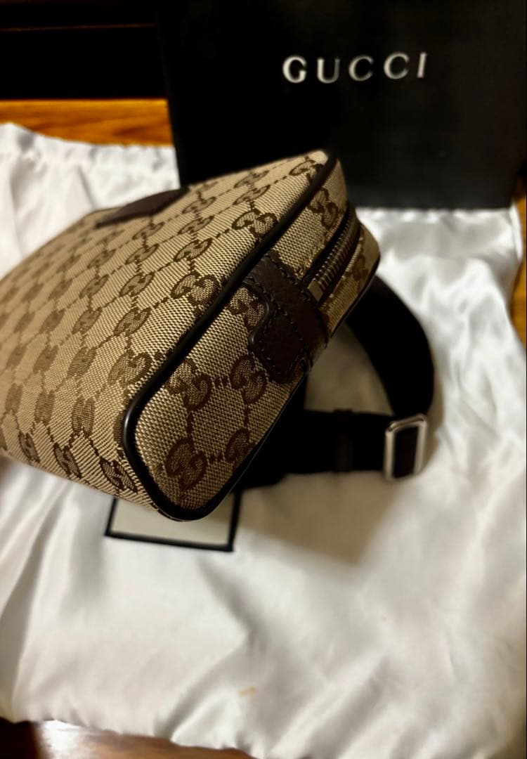 GUCCI ショルダーバッグ　ボディバッグ