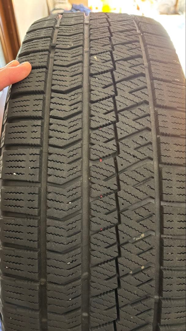 215 65 R16 VRX2 アルファード　スタッドレス