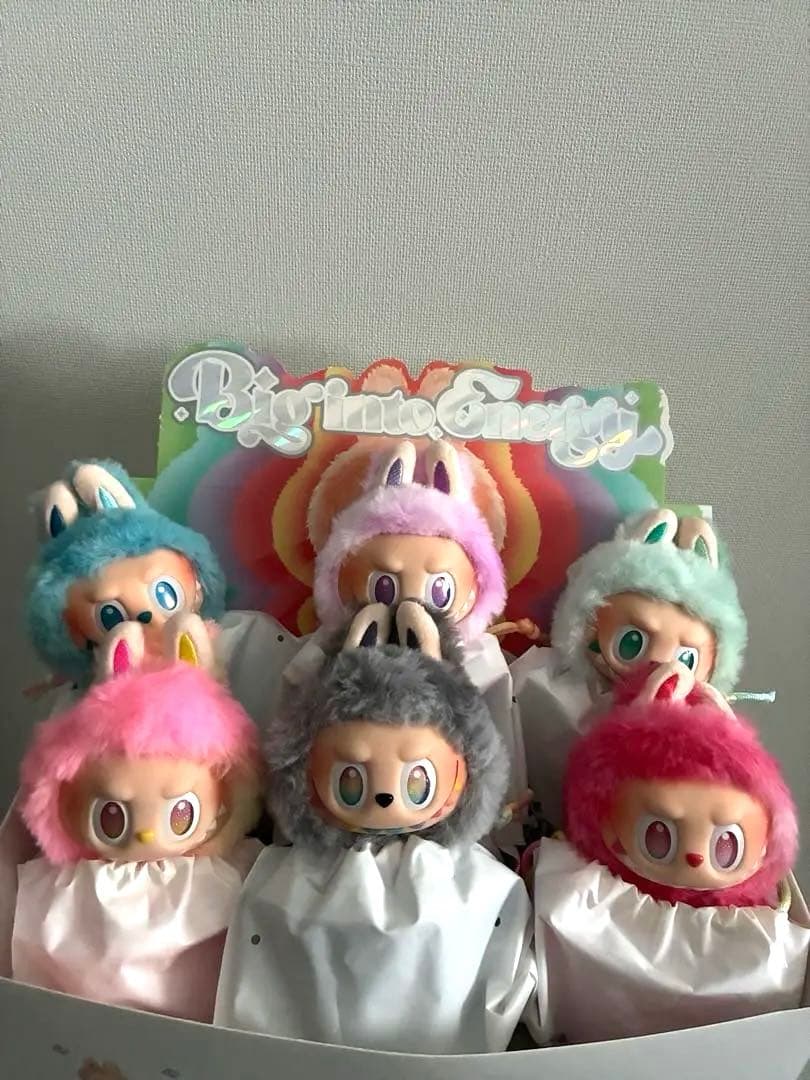 Labubuラブブ　エナジー　シークレット含む6体
