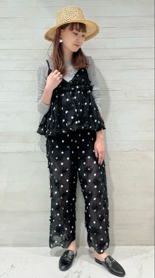 crinkle crinkle crinkle 3Dエンブロイダリードットキャミ