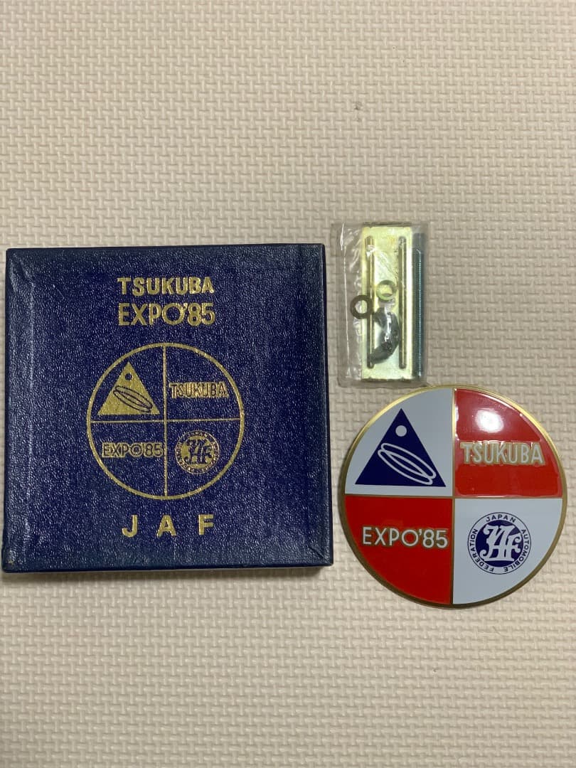 TSUKUBA EXPO'85 ピンバッジ JAF