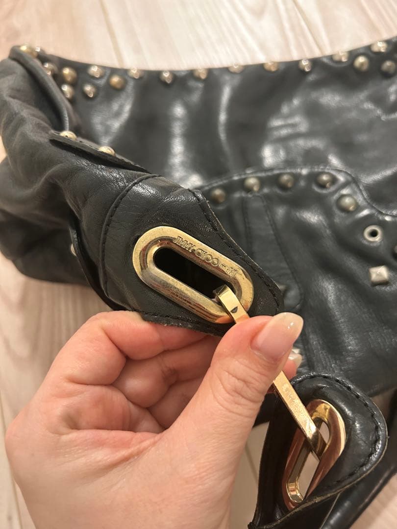 JIMMY CHOO for  スタッズ　ブラックレザー ショルダーバッグ