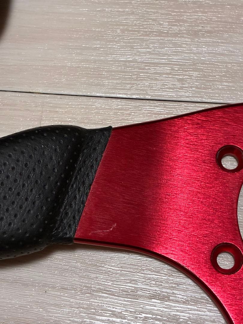 【出品本日まで！】momo raceステアリング　レッド　TYPD35