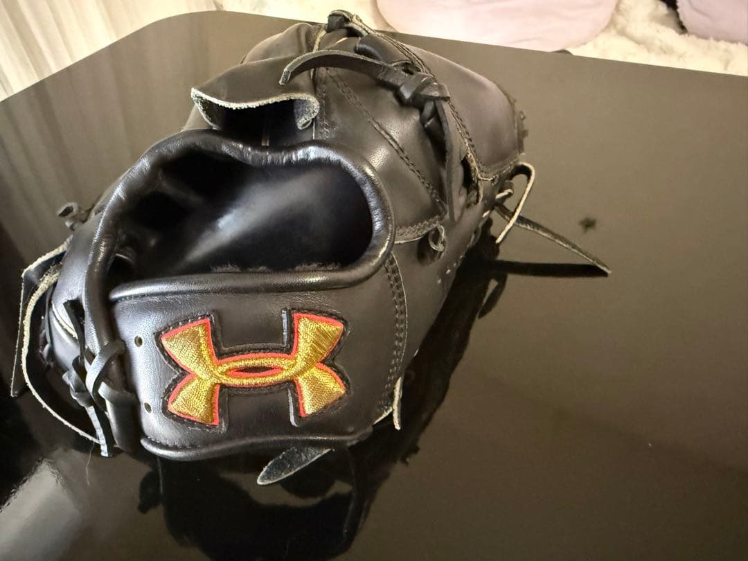 ころちゃん アンダーアーマー 軟式グローブ 黒