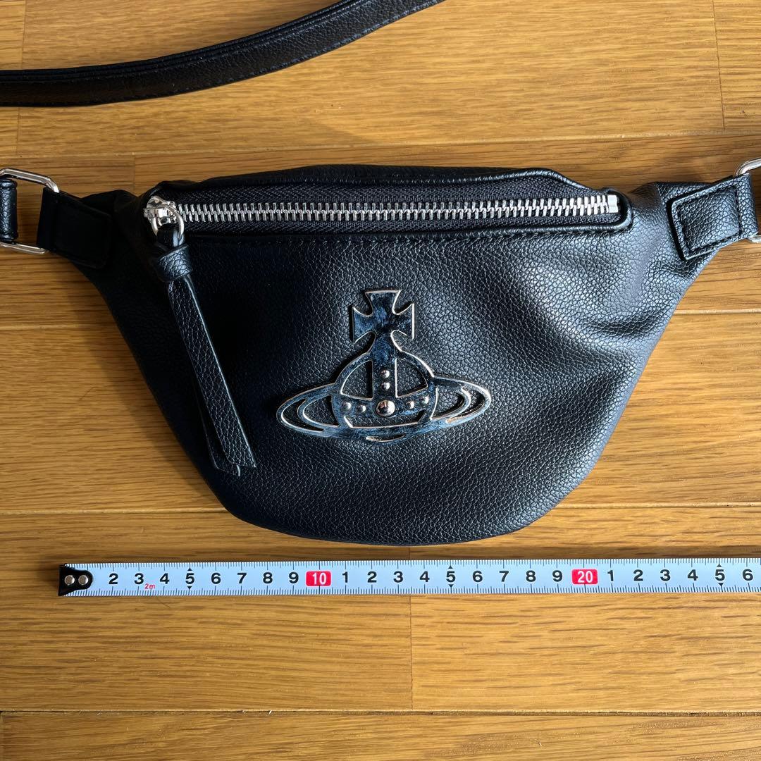 Vivienne Westwood　ヴィヴィアン　ウエスト　ポーチ　ボディ　バッ