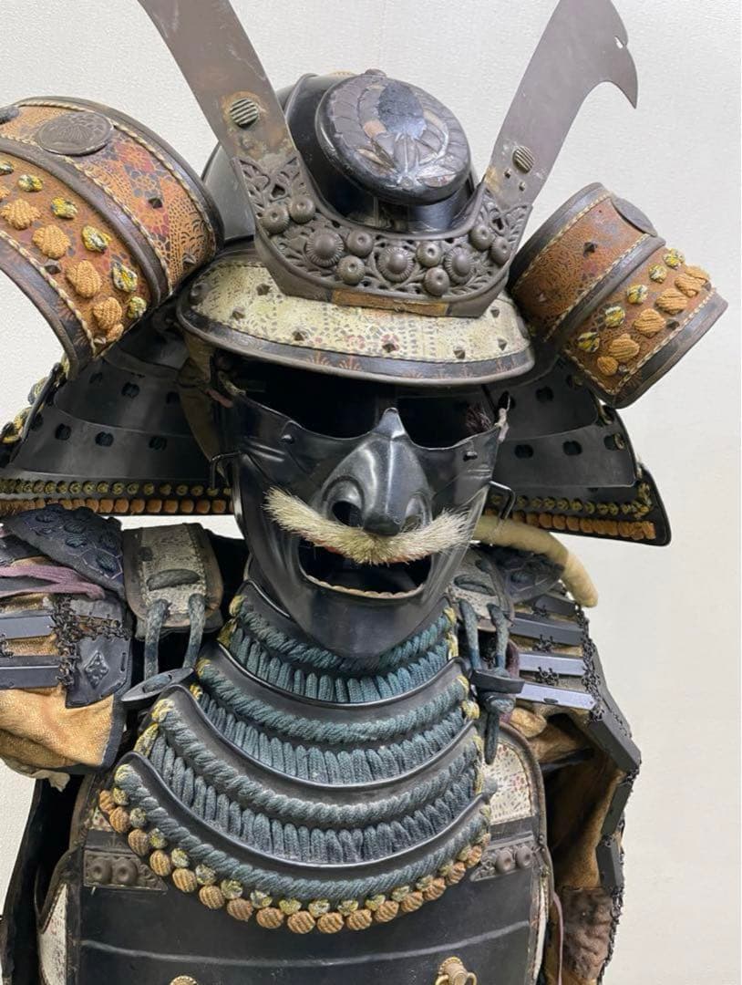 浅葱糸威二枚胴具足　等身大