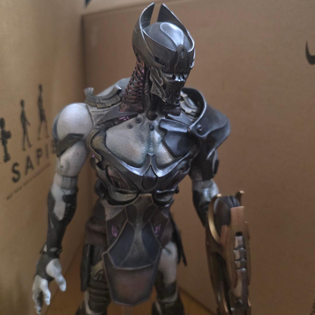 hottoys アベンジャーズ　チタウリ・コマンダー