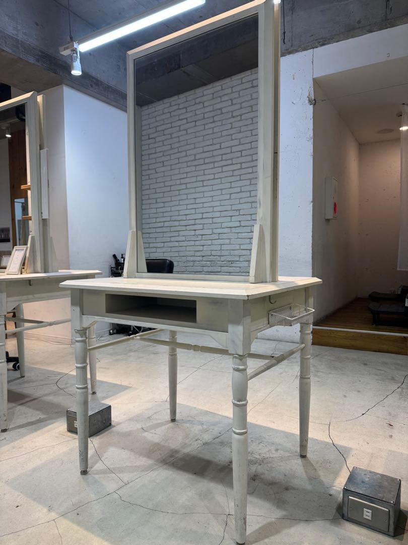 ホワイト 木製 ドレッサー 両面ミラー　美容室