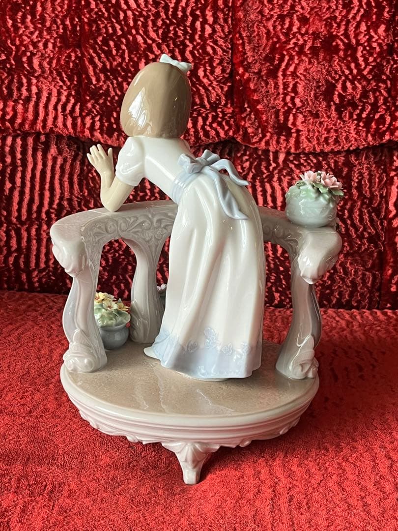 LLADRO 06658 春の目覚め　モーニングソング