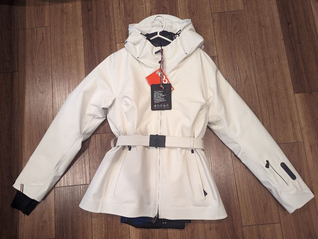 未使用美品　モンクレールグルノーブル　スキーウェア