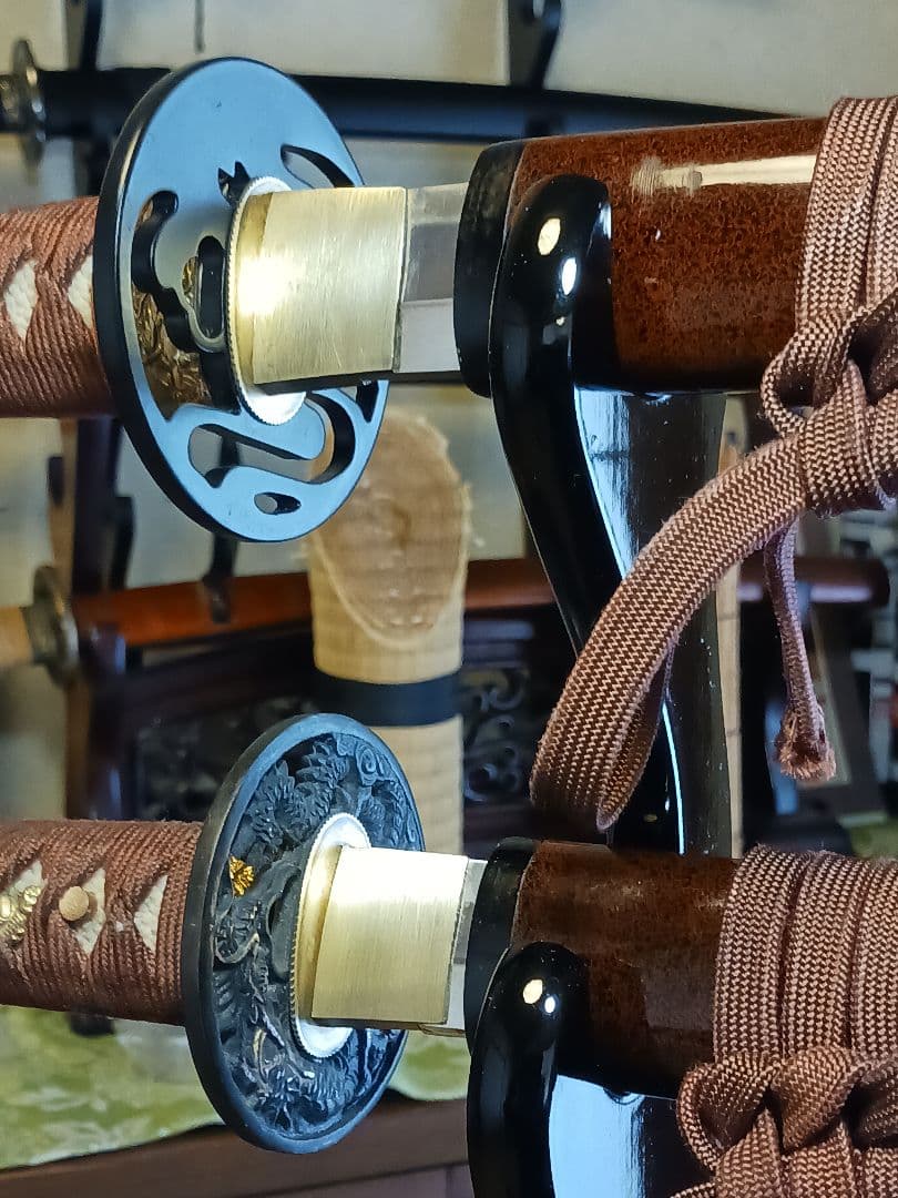 大小居合稽古刀、木製、鮫革(鉄鐔.二重薄刃)、2月末日までの最終値引き