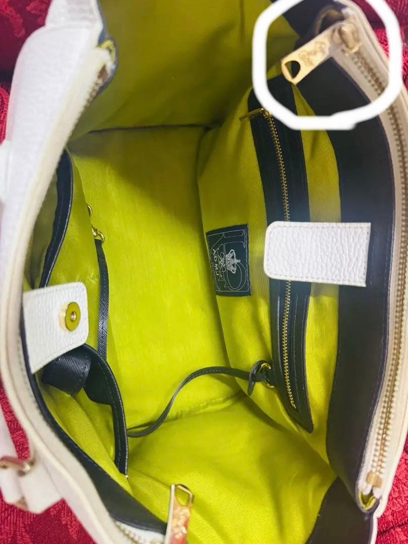 美品 ✨ADMJ スワロフスキー　白　レザーバッグ 未使用ショルダー付き　レア♪