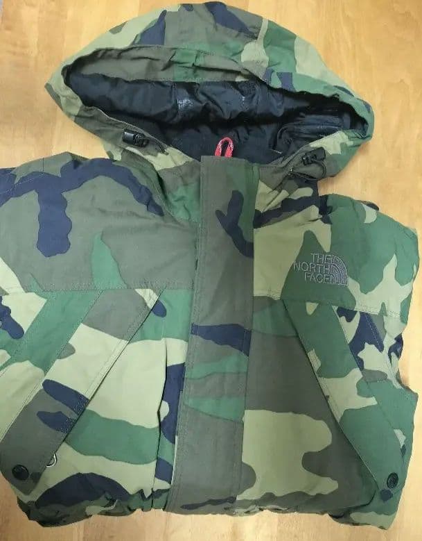 ス*ー様 THE NORTH FACE 迷彩スキーウェア 110センチ（NYJ1