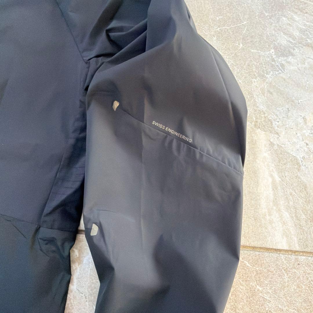 【新品】ON レディース　ウェザージャケット　ブラック　Sサイズ