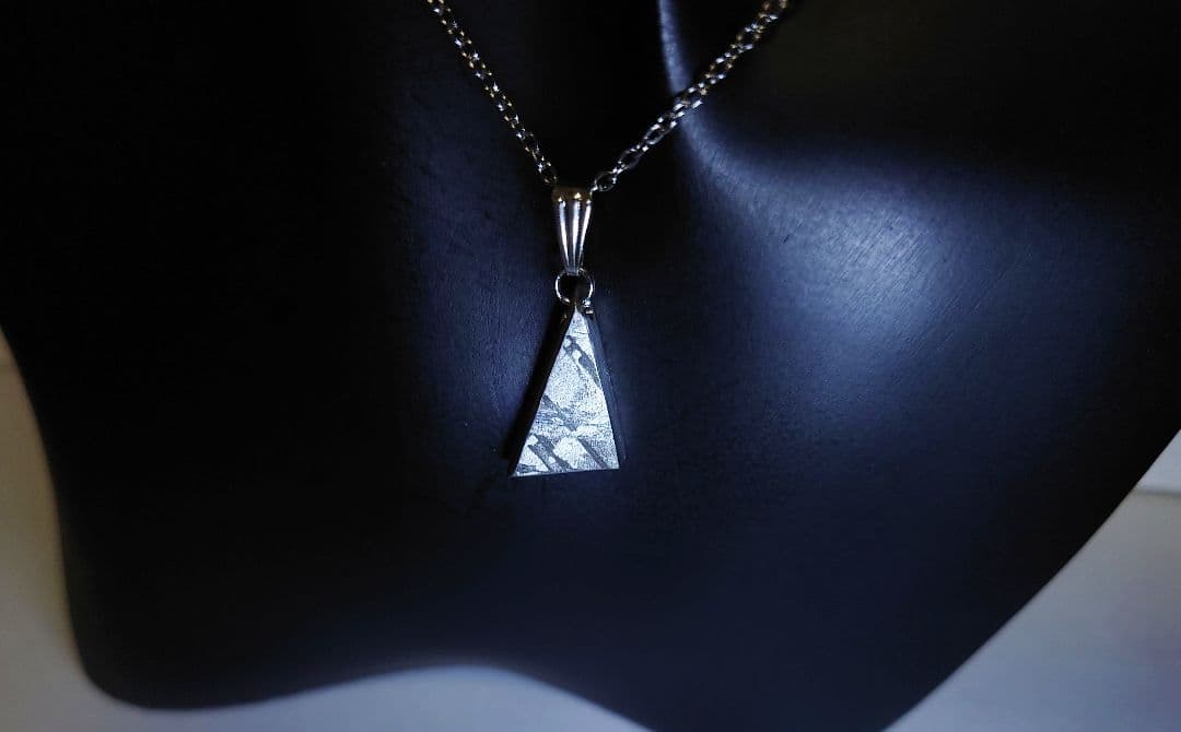 ギベオン隕石　ネックレス　鉄隕石