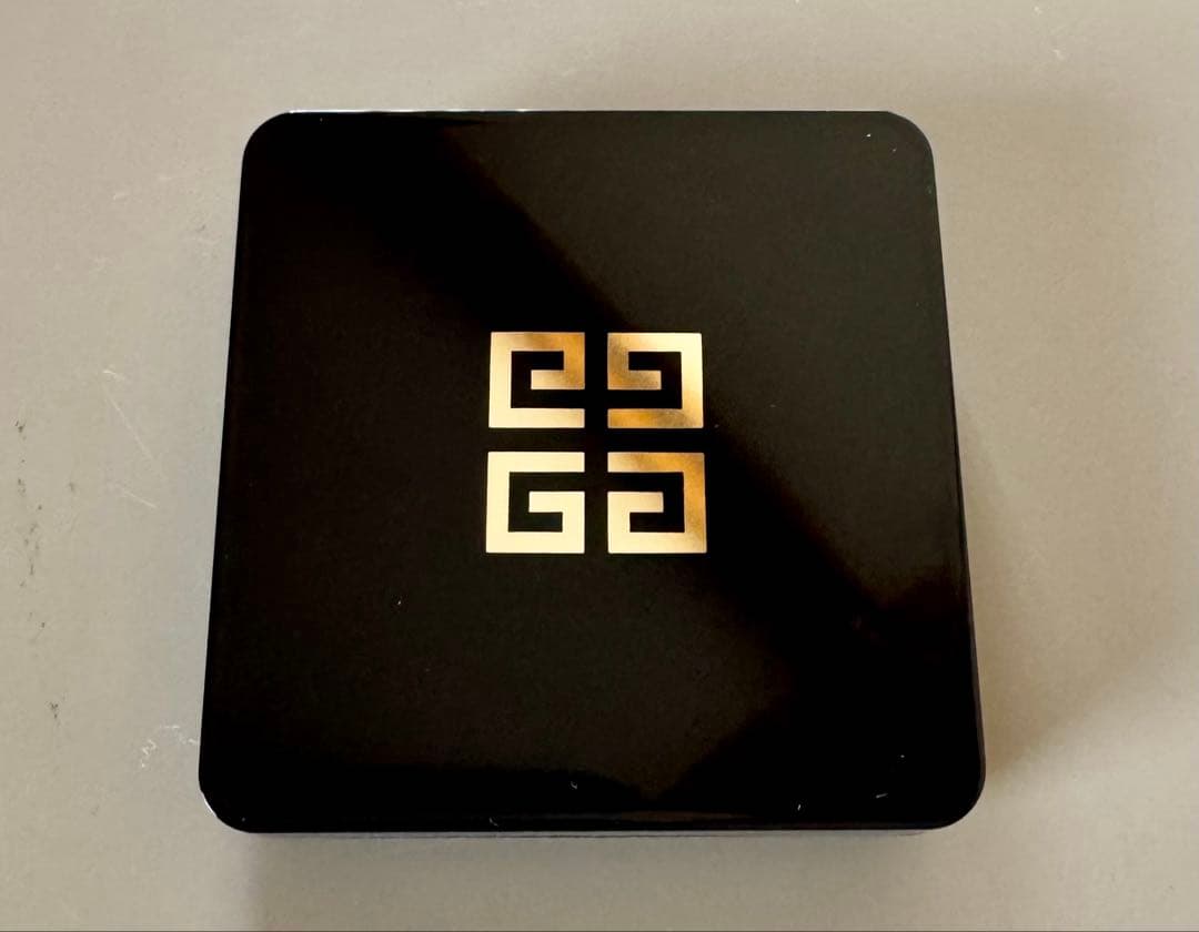 ジバンシィ GIVENCHY ソワンノワールUVコンパクト