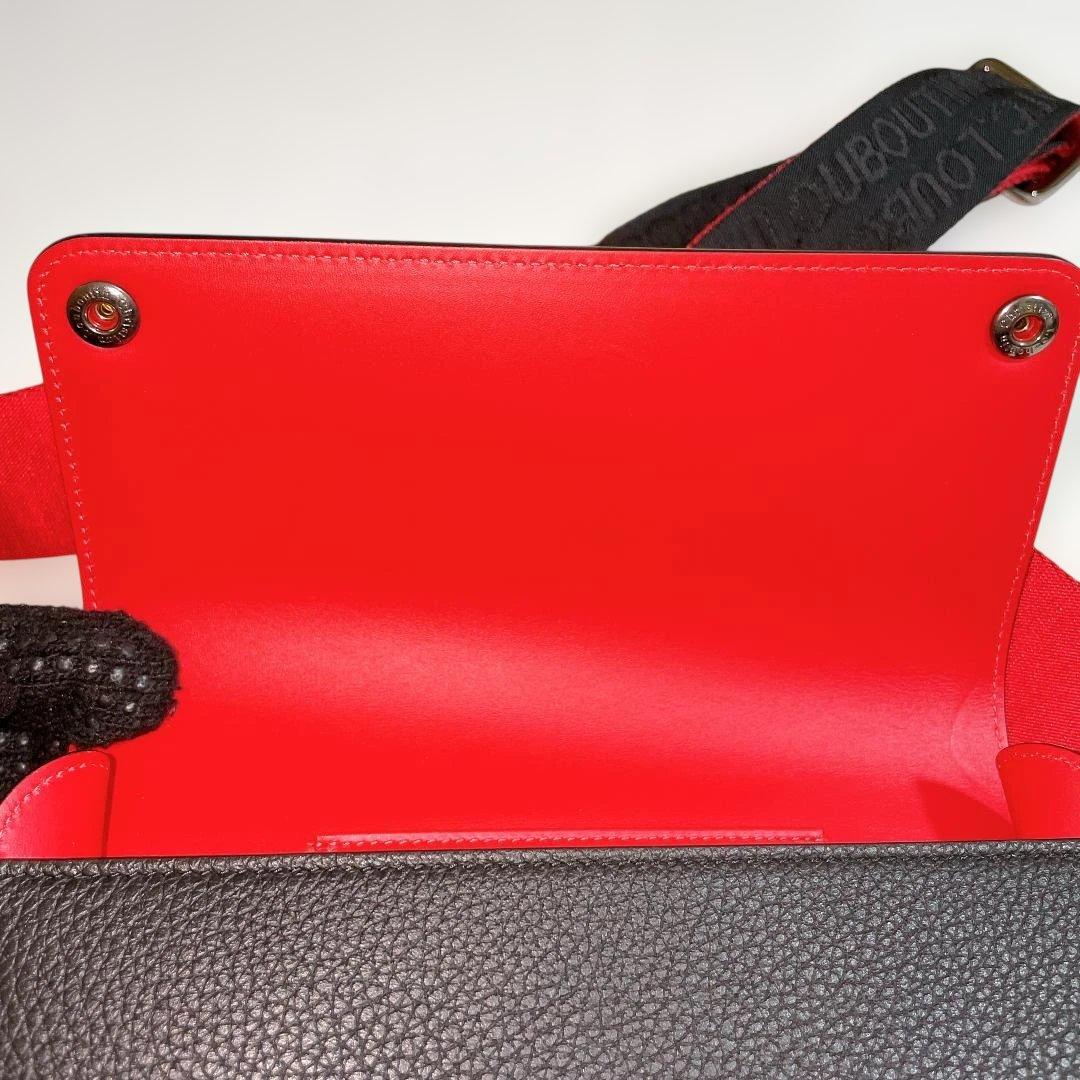 【未使用】Christian Louboutin ルブタン ブラスターポーチ