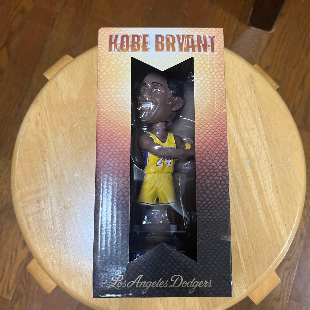 コービーブライアント　ボブルヘッド　8/8ドジャース配布品