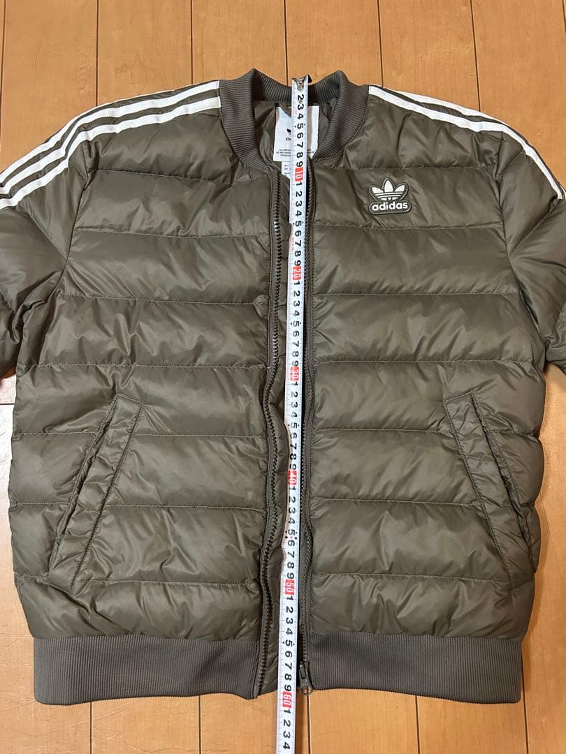 adidas オリーブ ダウンジャケット S