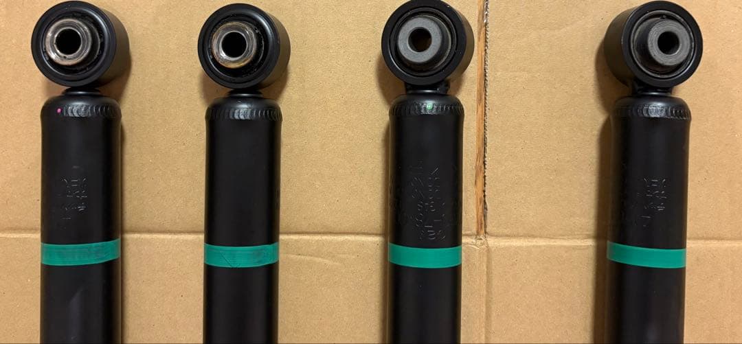 ジムニーシエラ　ショックアブソーバー　サスペンションコイル　ラテラルロッドセット