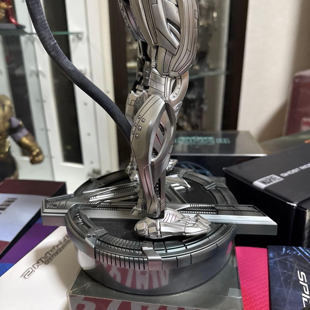 ウルトロン　ホットトイズ