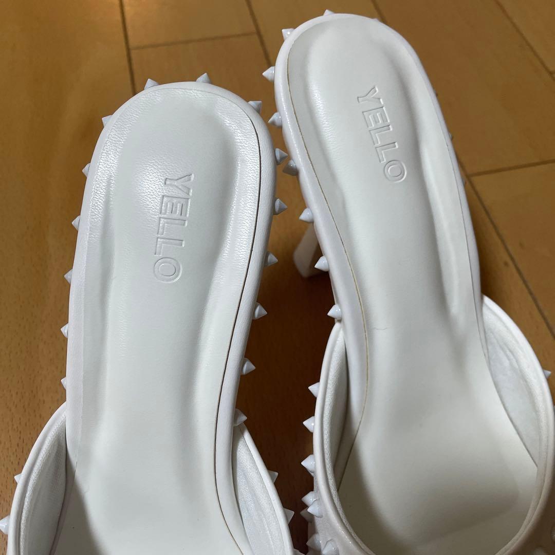 テコエ 最終価格！yello QUINN SANDALS