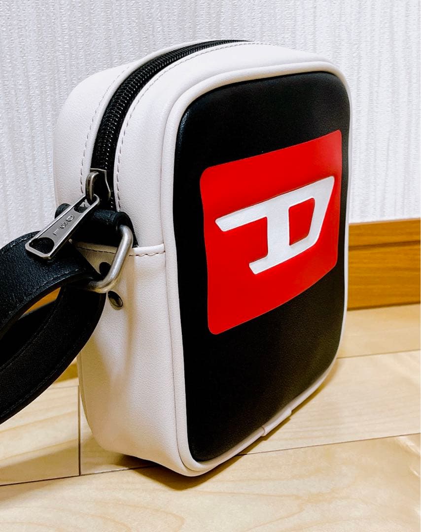 タグお付けします★ Dロゴ★ DIESEL ショルダーバッグ