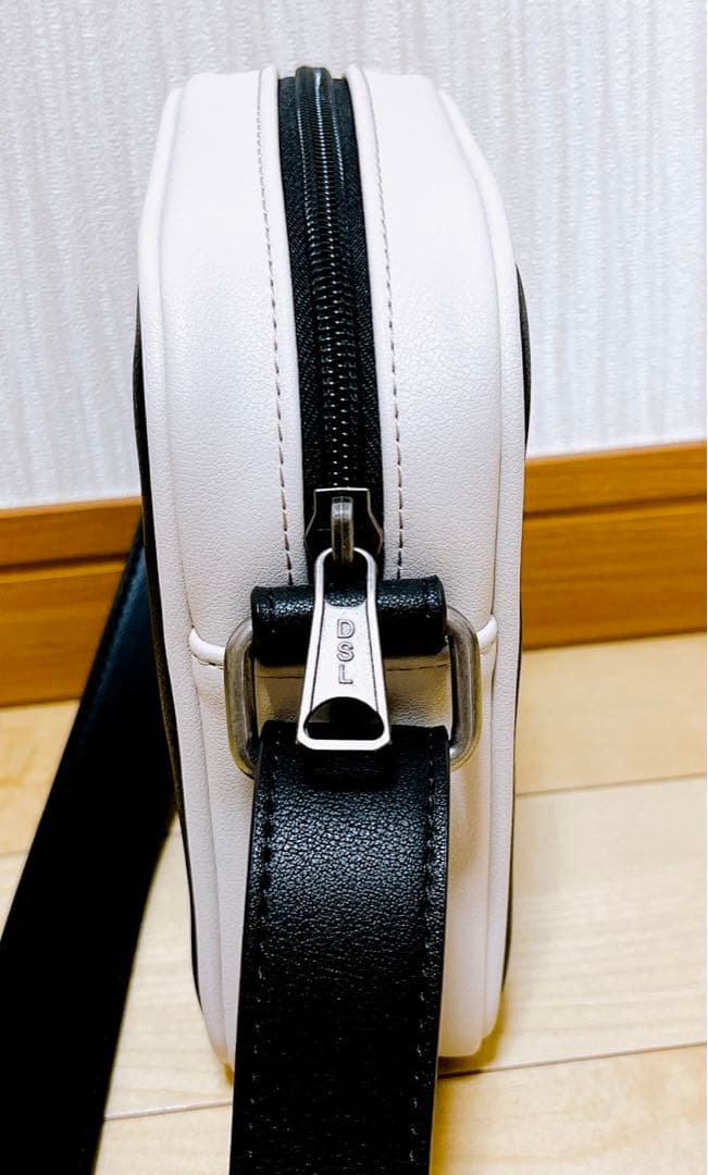 タグお付けします★ Dロゴ★ DIESEL ショルダーバッグ