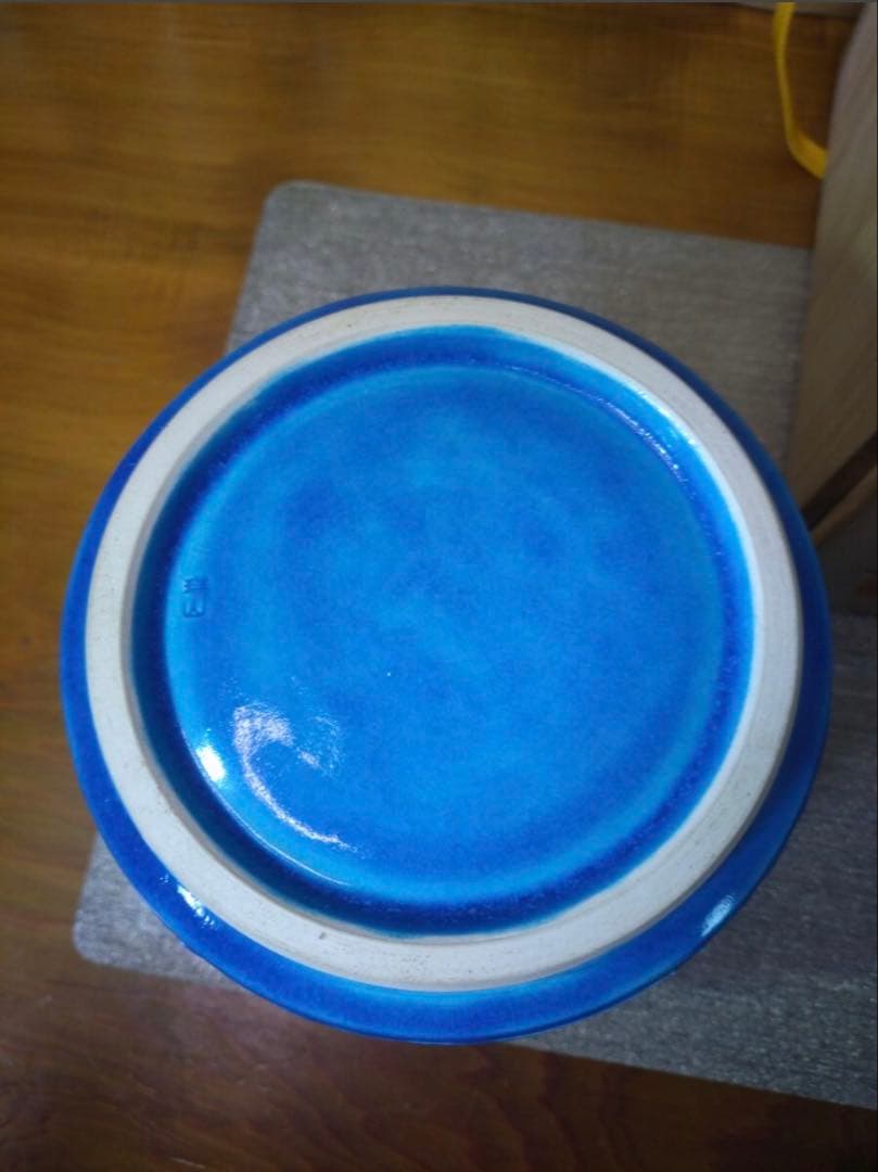 W002 加藤瑞山 作 萬古焼 土耳古釉 荒磯 波鯉文 水指（共箱・塗蓋付）