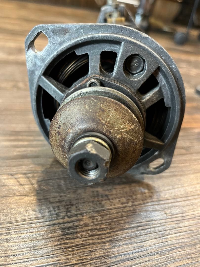 旧車 フィアット500 ダイナモ(オルタネーター)