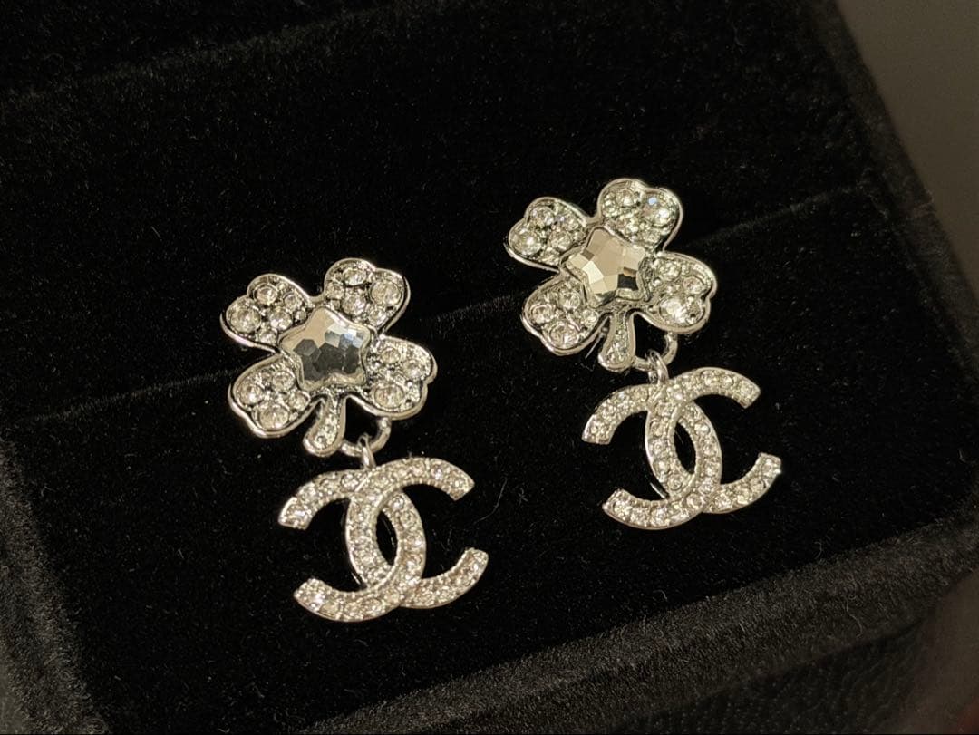 ノベルティ　クローバー　ピアスセット