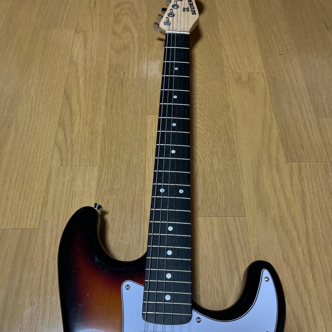 ストラトタイプエレキギター その他　ダ―クバ−スト美品