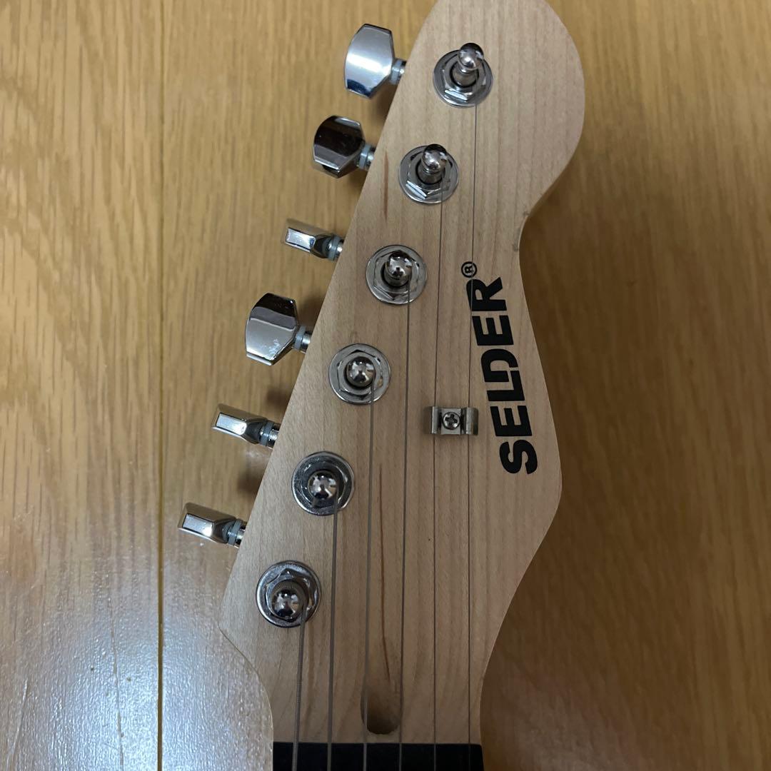 ストラトタイプエレキギター その他　ダ―クバ−スト美品