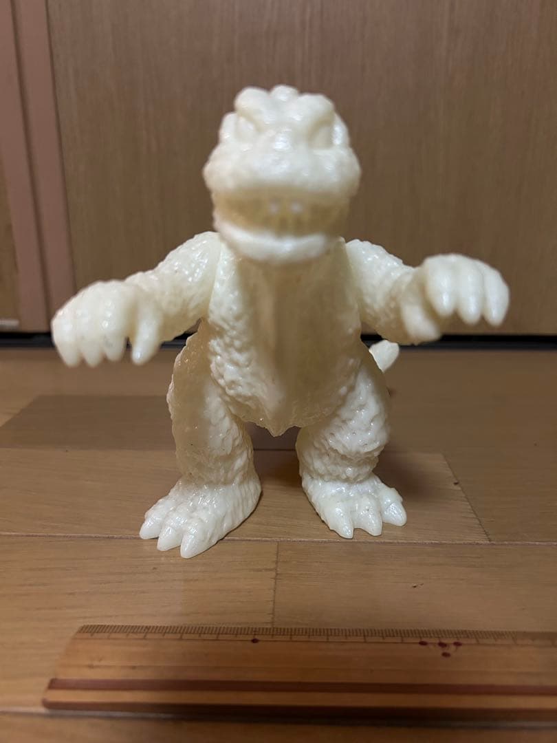 【ビンテージ　レア品】　ゴジラ蓄光フィギュア