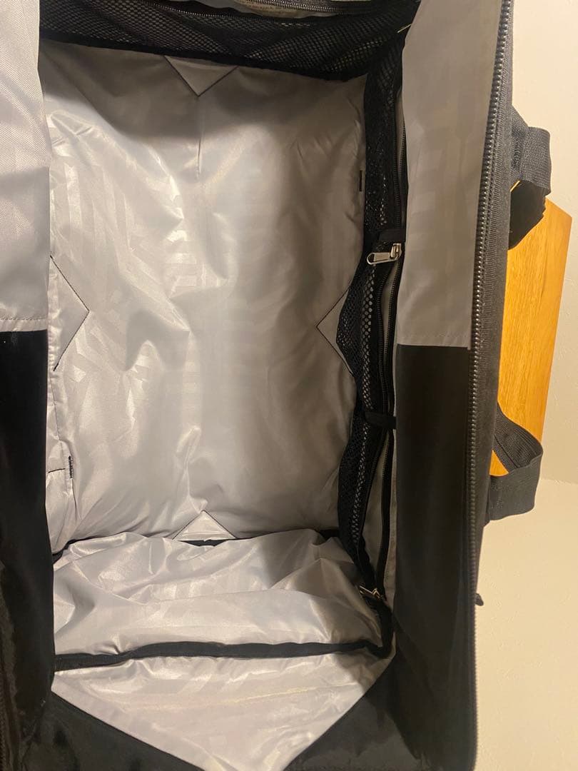 【最終価格】BACH ダッフルバッグ 黒　40リットル