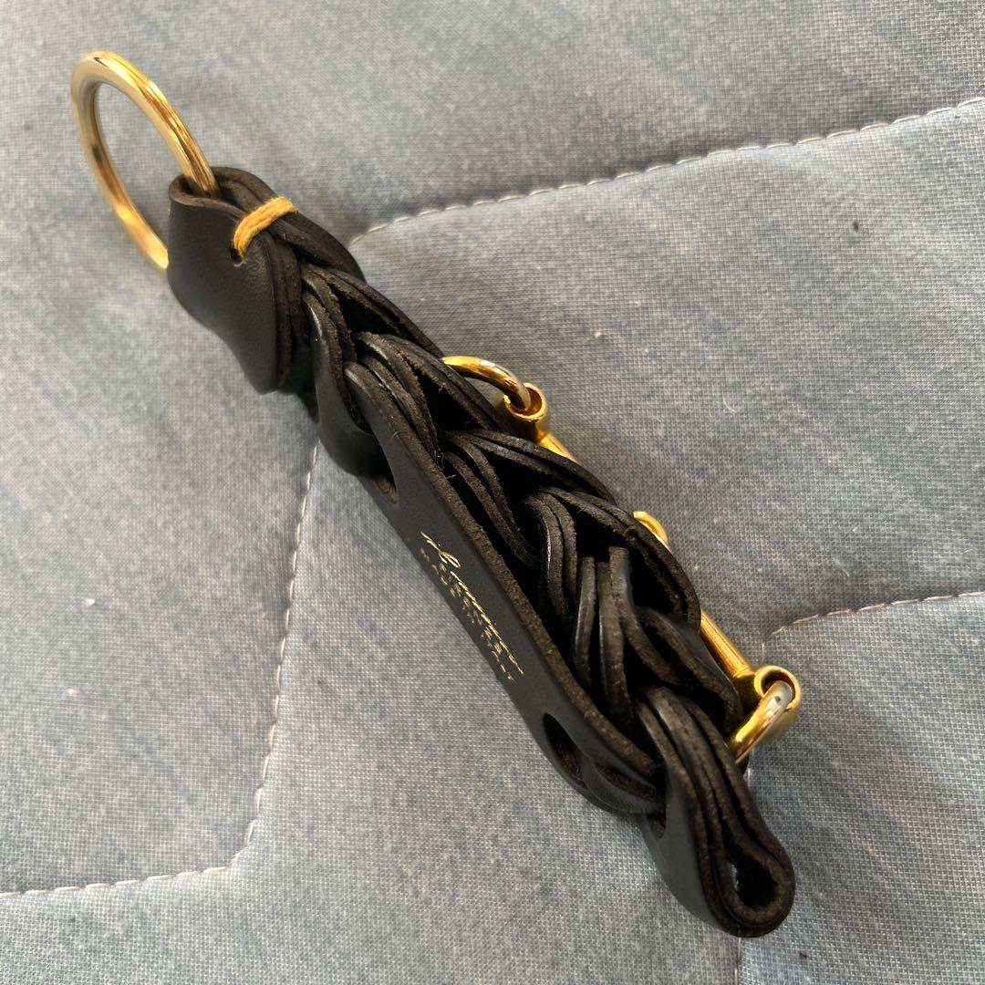 ほぼ未使用 il micio イルミーチョ レザーキーホルダー メッシュ