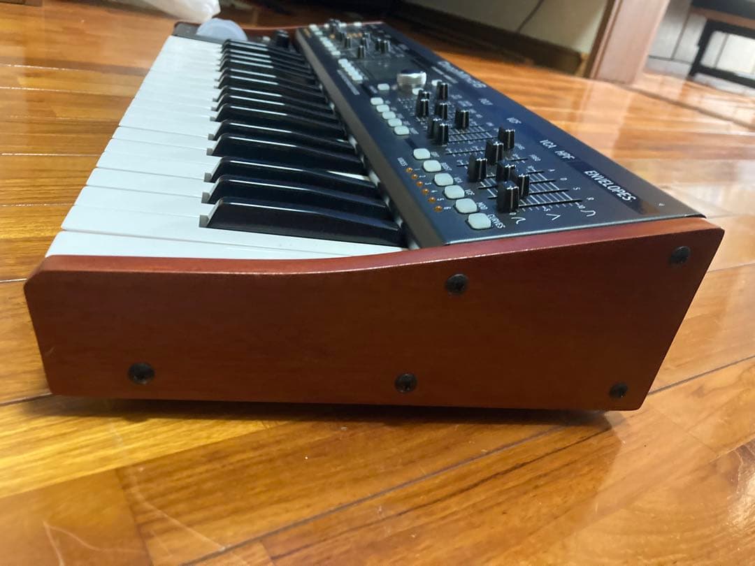 じ*ん様 DeepMind 6 アナログシンセサイザー