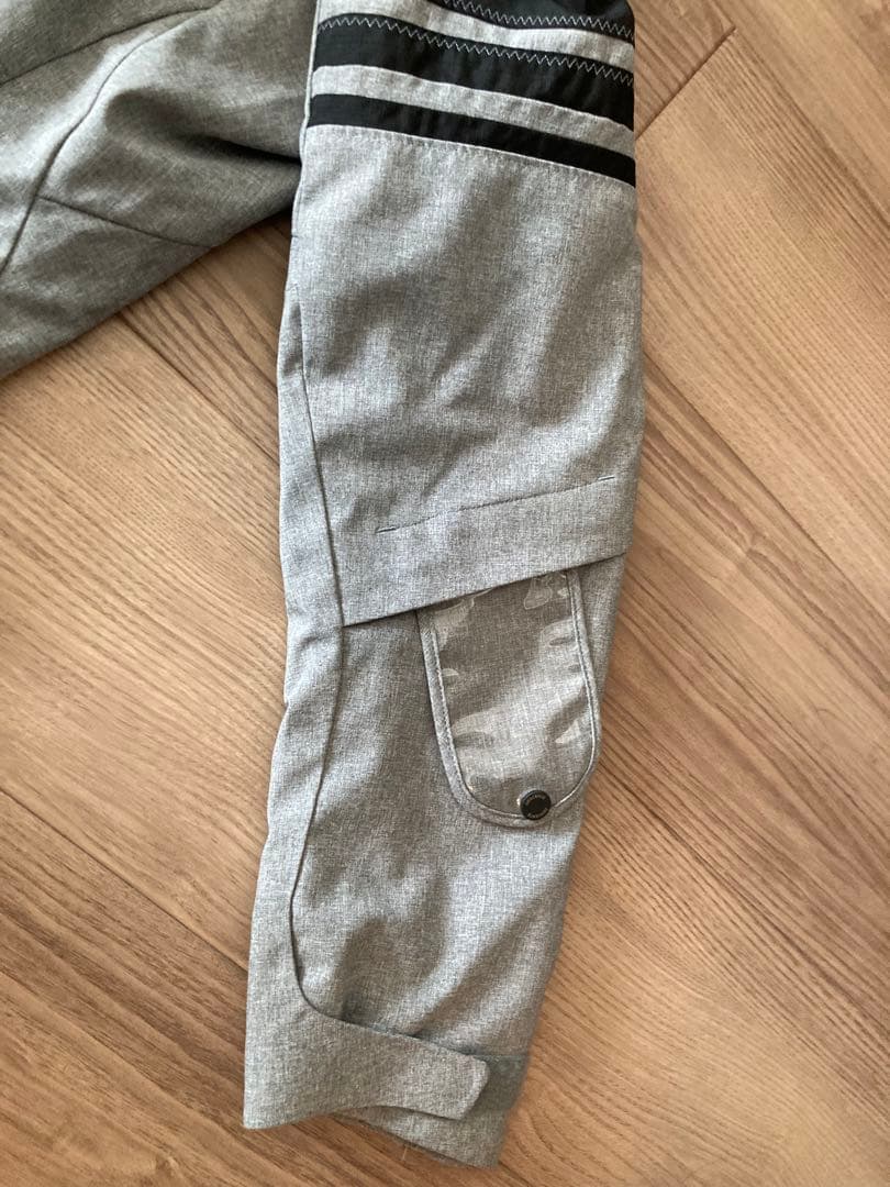 【人気】デサント　女性用スキーウエアー