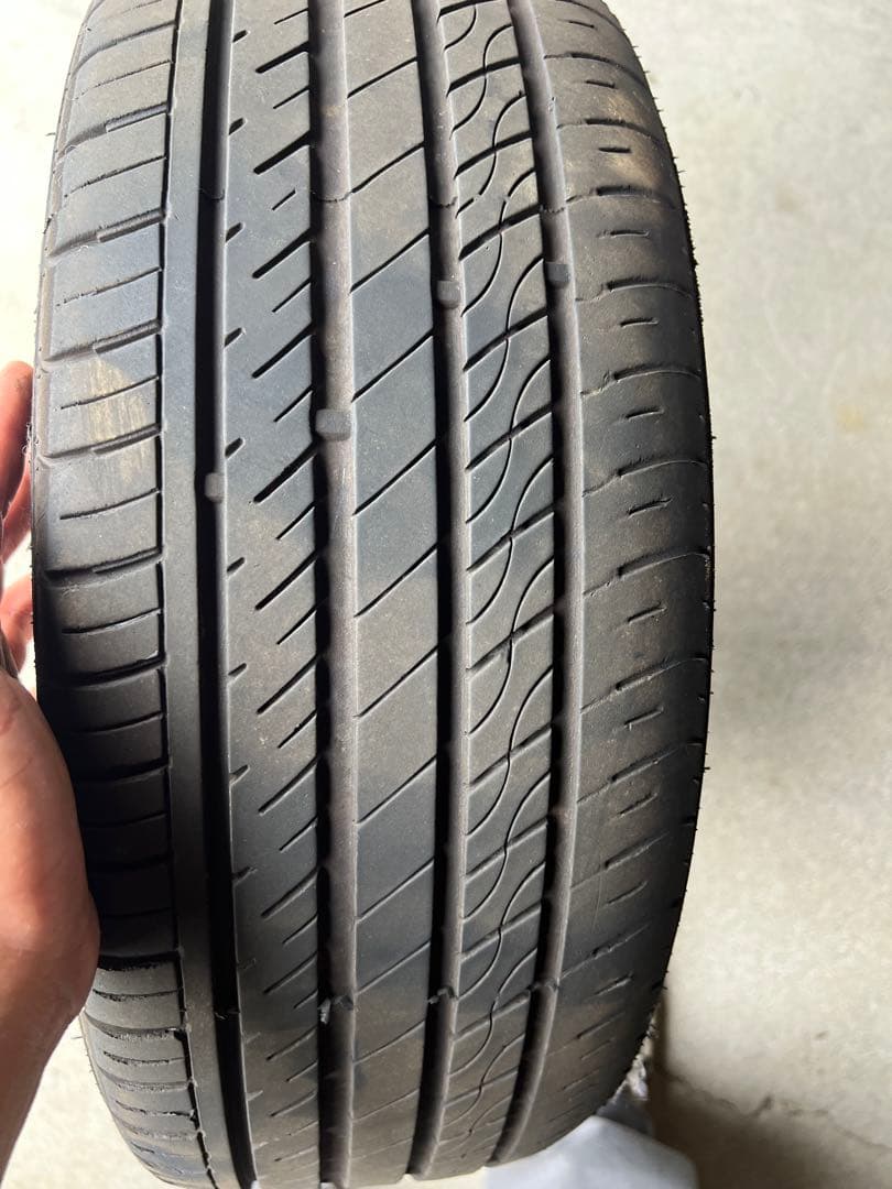 ハイエース　16インチホイール