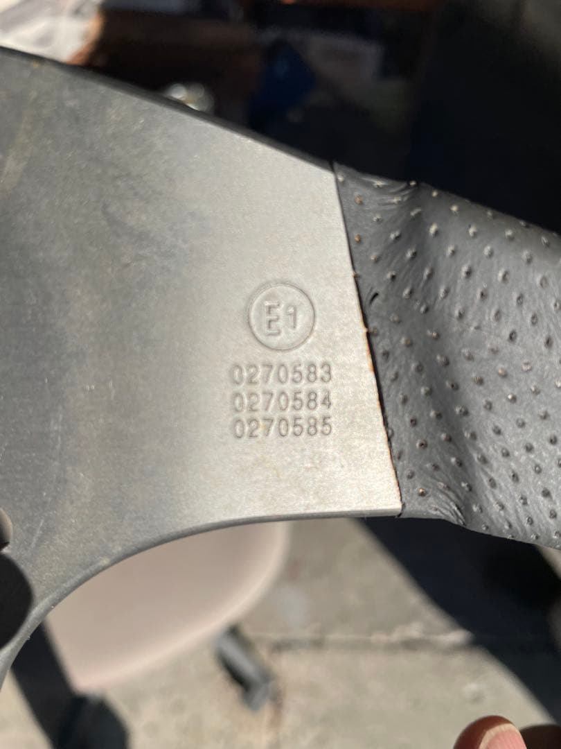 MOMO ステアリング D35 イタリア製