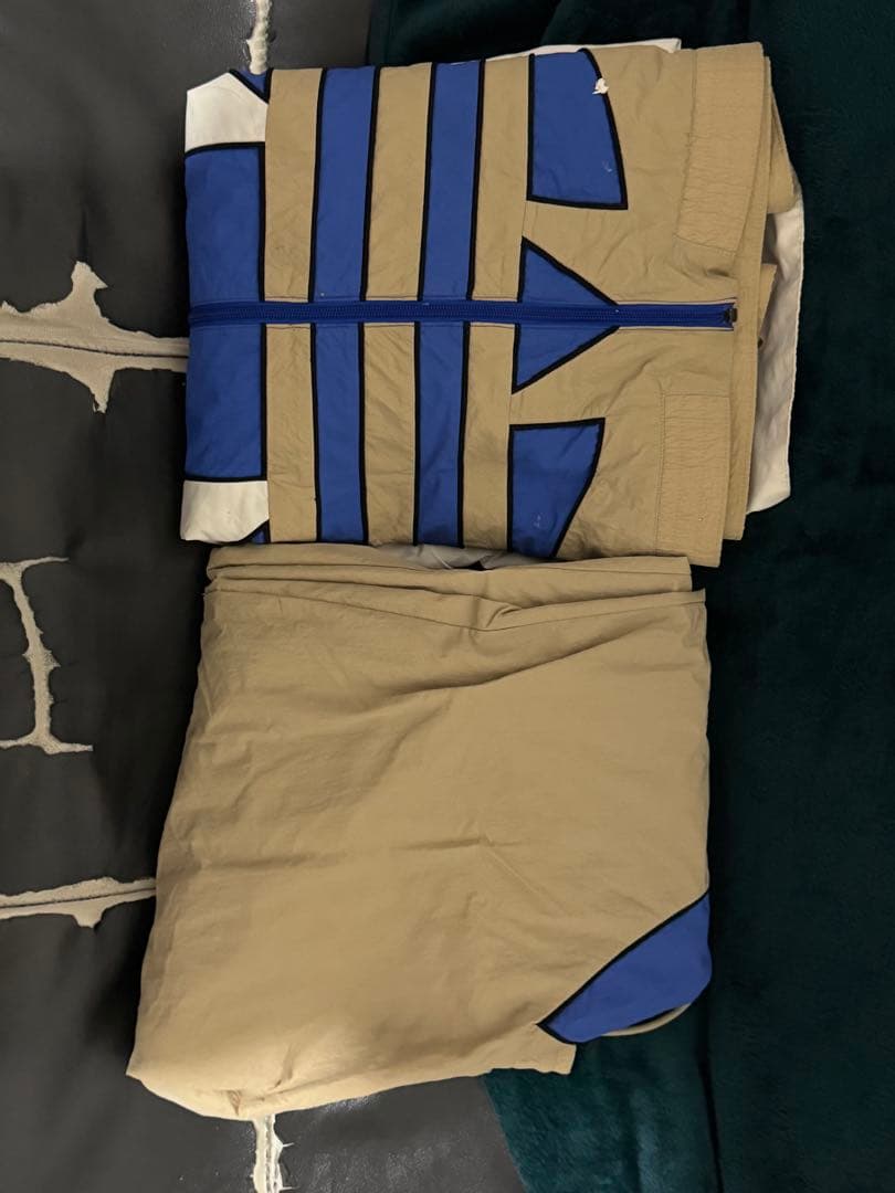 adidas ビッグトレフォイルナイロンジャケットセットアップ　値下げ⚪︎